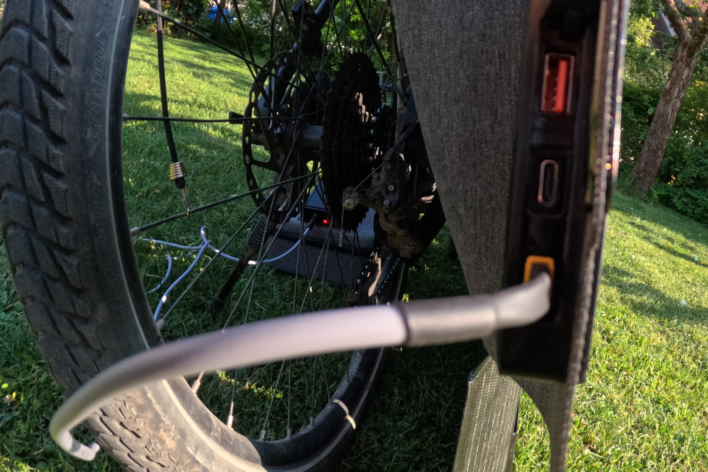 Handy &amp; weitere Geräte laden